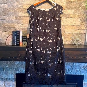 VERA WANG BLACK LACE DRESS SIZE 6